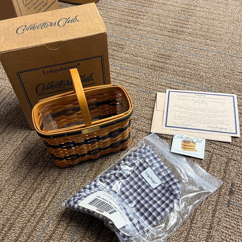 Longaberger Collectors Club J. W. Collection Miniature Bread and Milk Basket.